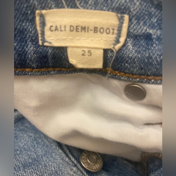Madewell Cali Demi-Boot Jeans in Dory Wash: Comfort Stretch Edition, size 25 - Picture 5 of 9